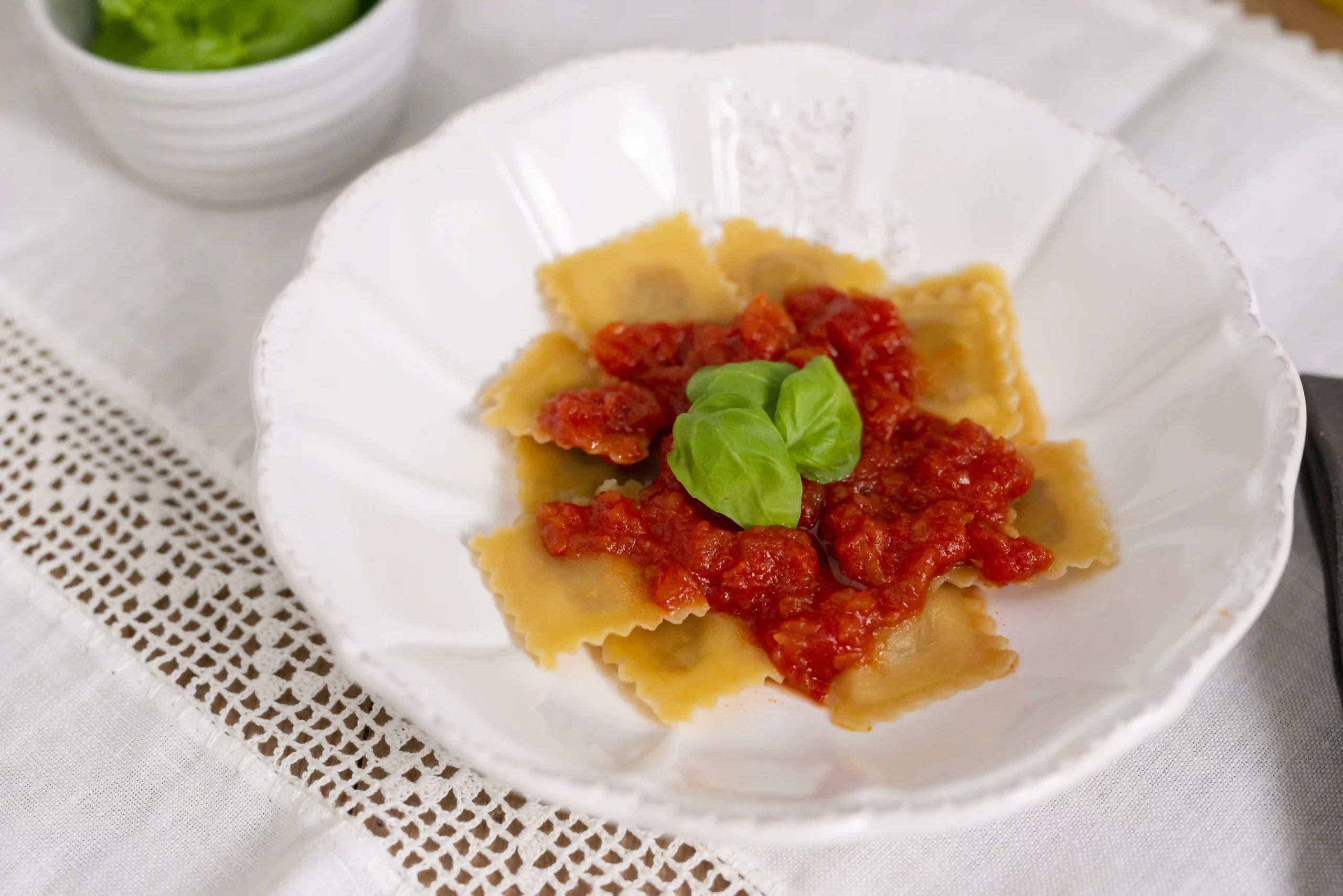 naturificio_genova_ravioli_genovese_sugo_pomodoro_basilico_8006363